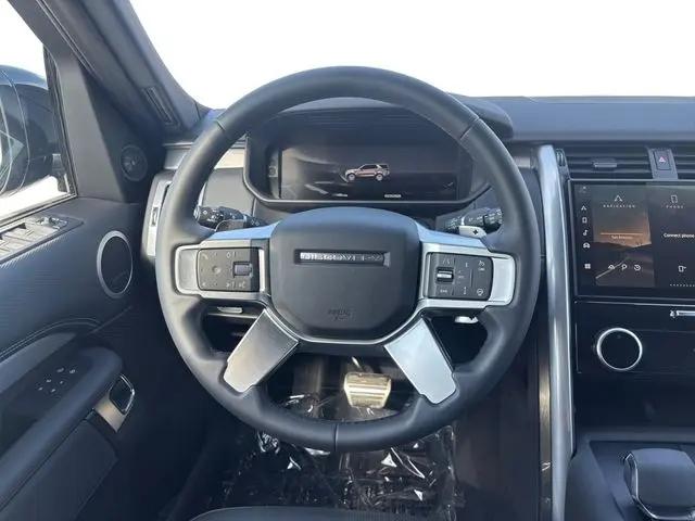 2025 Land Rover Discovery P300 Dynamic SE