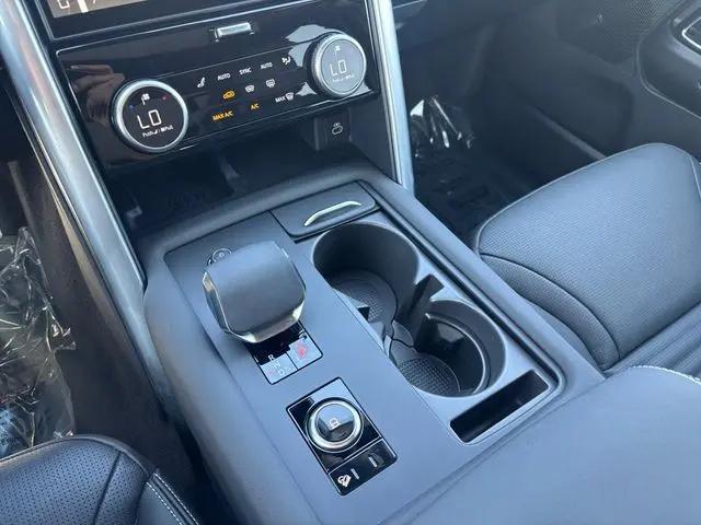 2025 Land Rover Discovery P300 Dynamic SE