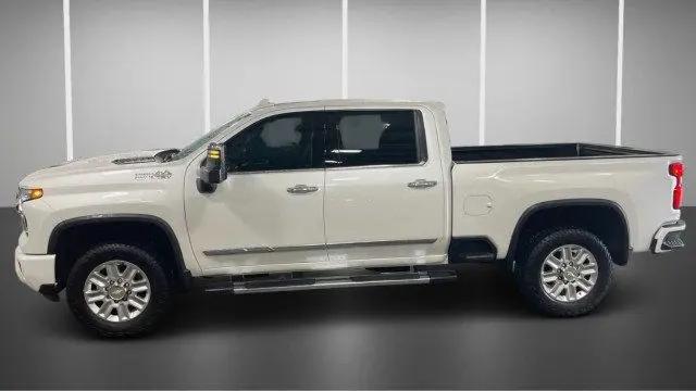 2024 Chevrolet Silverado 2500HD 4WD Crew Cab Standard Bed High Country