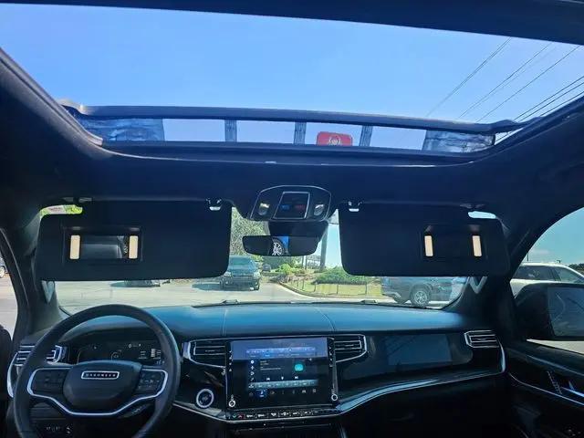 2022 Jeep Wagoneer Series III 4x4