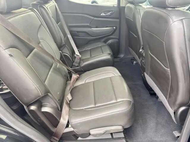 2023 GMC Acadia AWD SLT