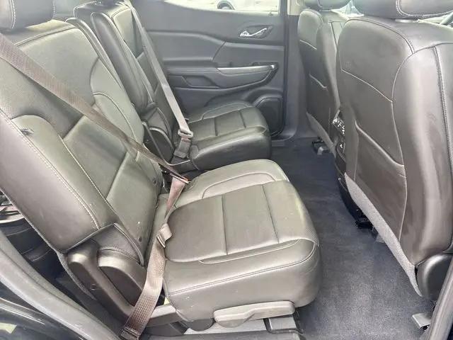 2023 GMC Acadia AWD SLT