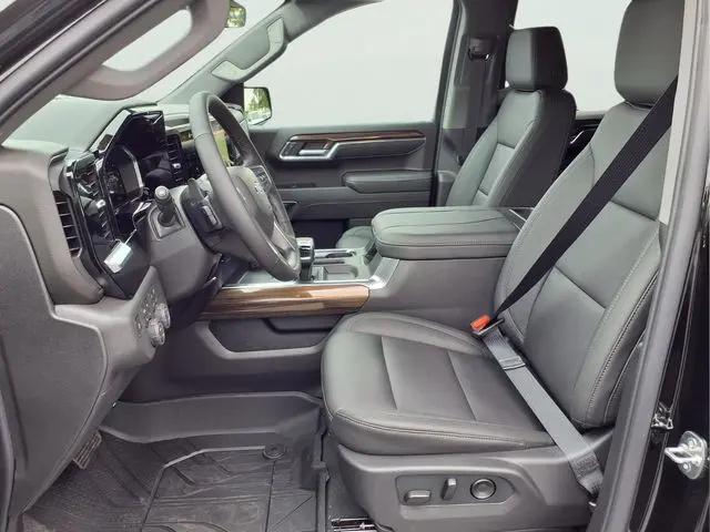 2026 Chevrolet Silverado 1500 4WD Crew Cab Short Bed RST