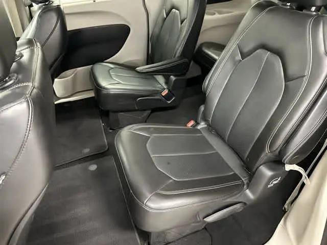 2020 Chrysler Voyager LXI