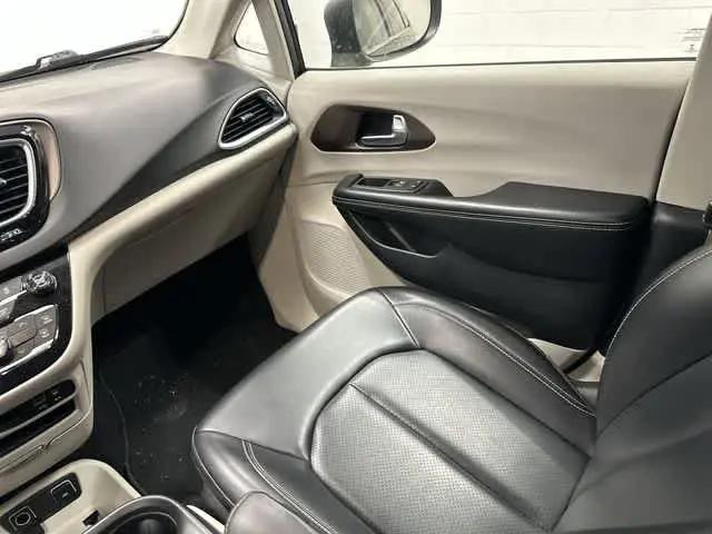 2020 Chrysler Voyager LXI