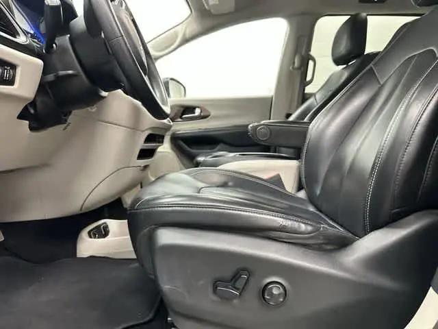 2020 Chrysler Voyager LXI