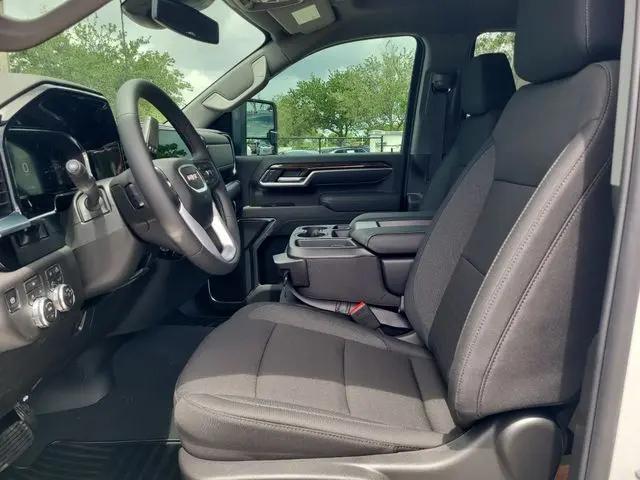 2026 GMC Sierra 3500HD Crew Cab, Long Bed, SLE Dual Rear Wheel, 4WD