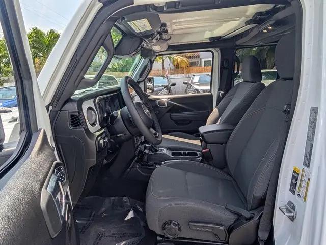 2025 Jeep Wrangler 4-Door Summit 4x4