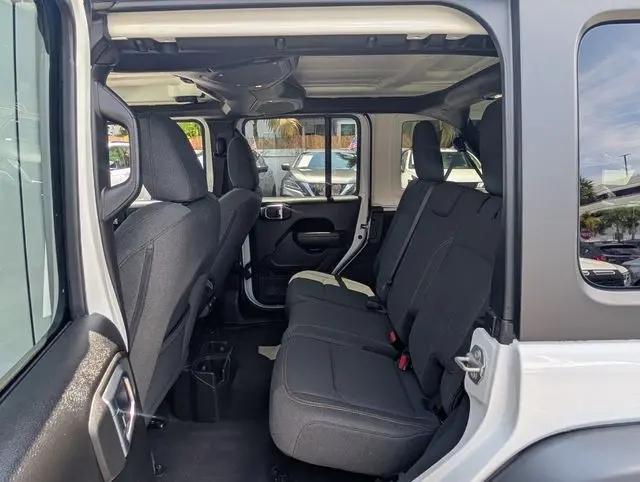 2025 Jeep Wrangler 4-Door Summit 4x4