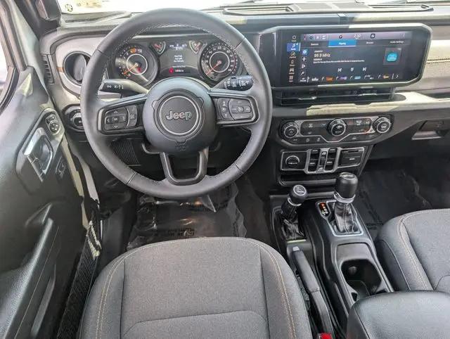 2025 Jeep Wrangler 4-Door Summit 4x4