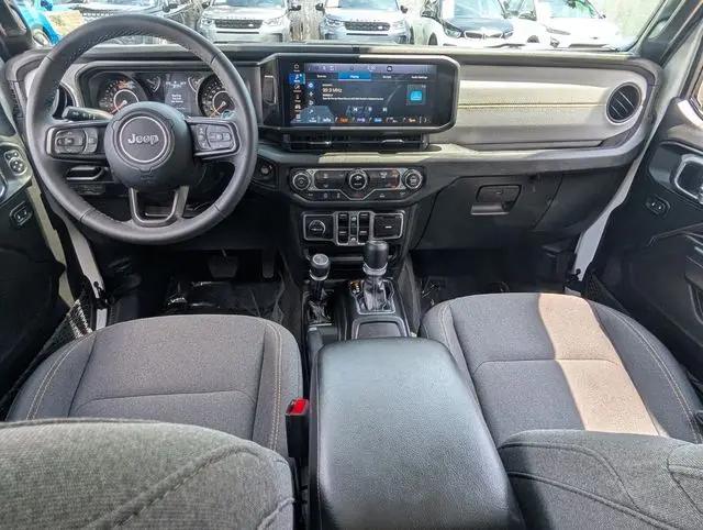 2025 Jeep Wrangler 4-Door Summit 4x4