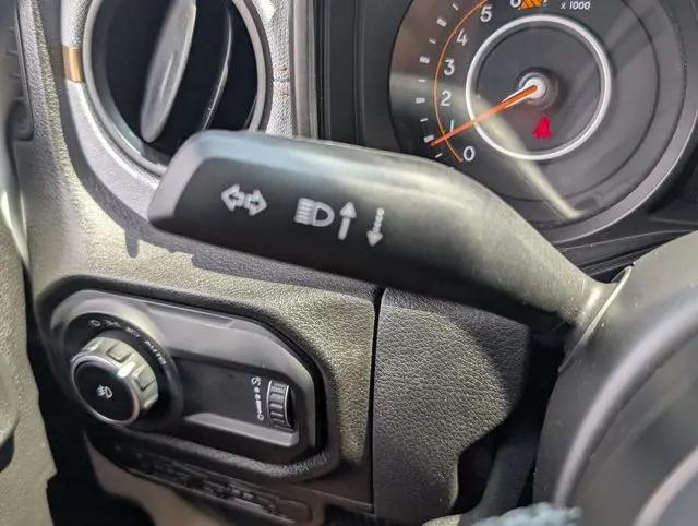 2025 Jeep Wrangler 4-Door Summit 4x4