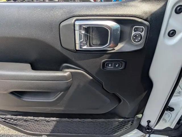 2025 Jeep Wrangler 4-Door Summit 4x4