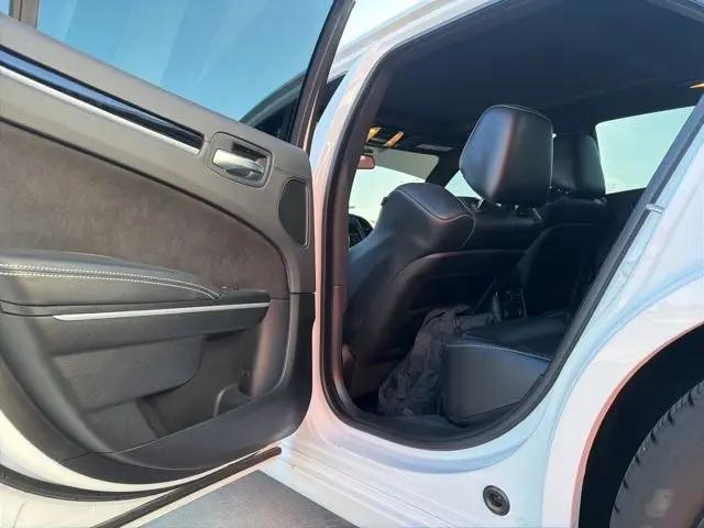 2023 Chrysler 300 300C