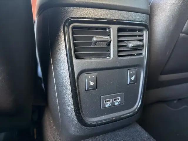2023 Chrysler 300 300C