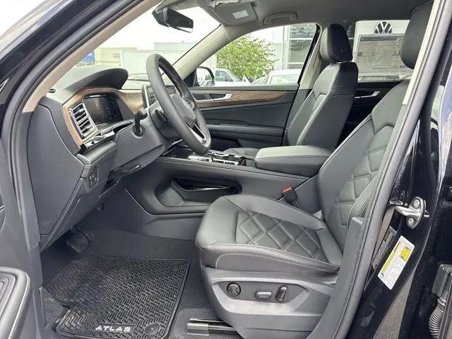 2026 Volkswagen Atlas SE with Technology