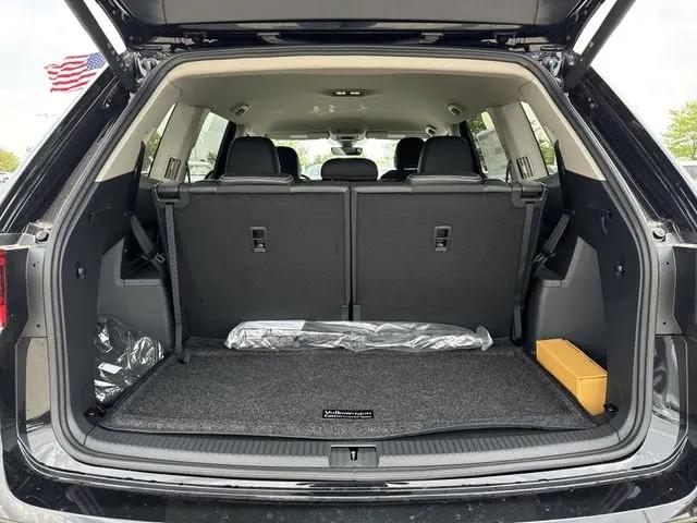 2026 Volkswagen Atlas SE with Technology