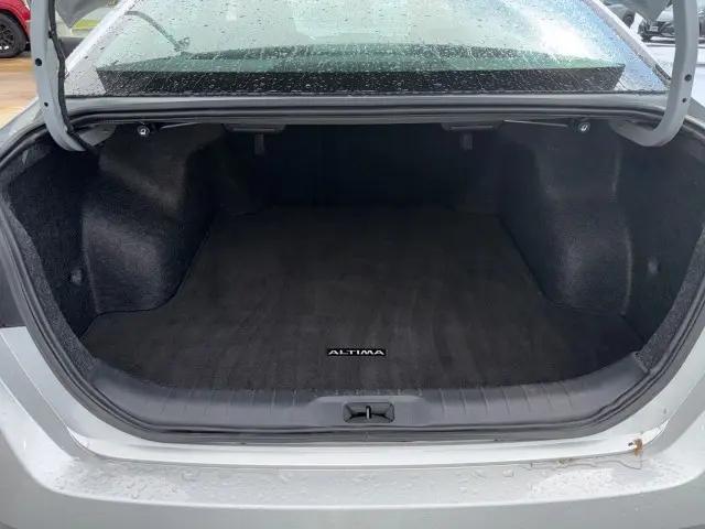 2025 Nissan Altima SV FWD