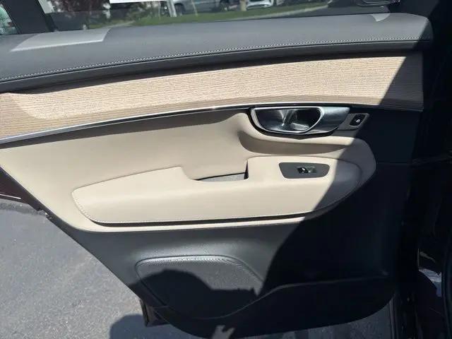 2025 Volvo XC90 B5 Plus 7-Seater