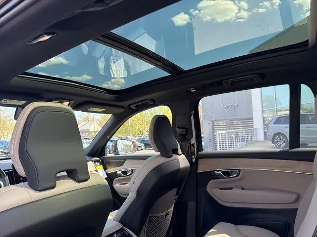 2025 Volvo XC90 B5 Plus 7-Seater