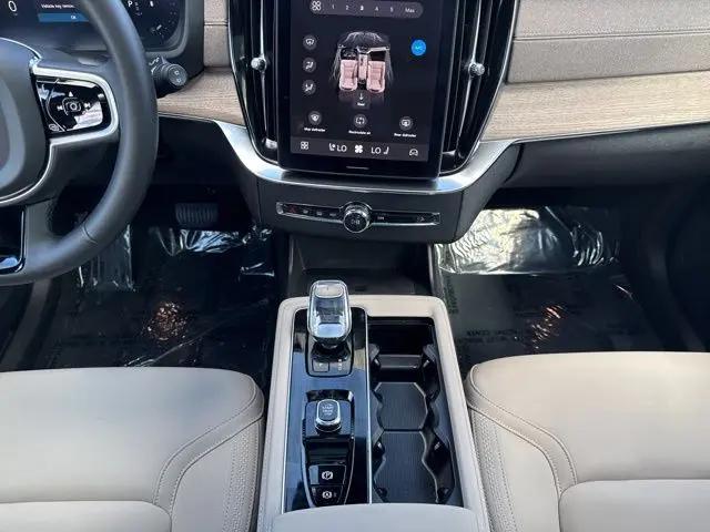 2025 Volvo XC90 B5 Plus 7-Seater