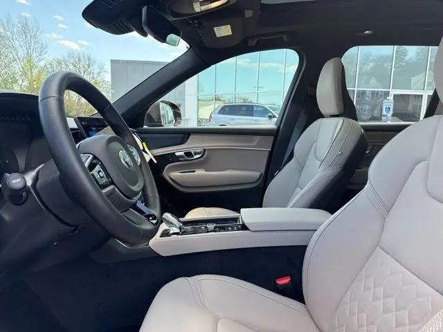 2025 Volvo XC90 B5 Plus 7-Seater