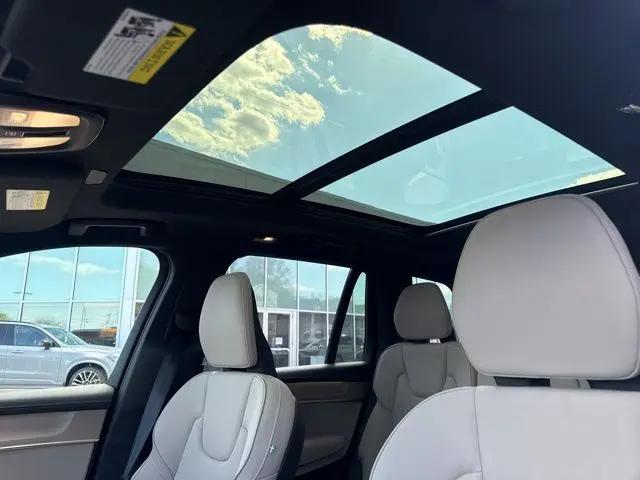2025 Volvo XC90 B5 Plus 7-Seater