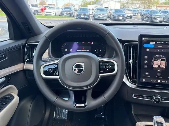 2025 Volvo XC90 B5 Plus 7-Seater