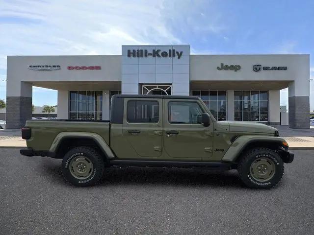 2026 Jeep Gladiator Sport
