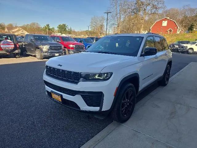 2026 Jeep Grand Cherokee Altitude 4x4