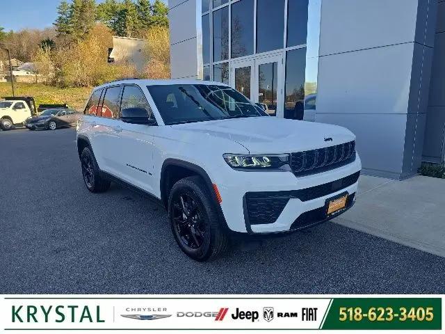 2026 Jeep Grand Cherokee Altitude 4x4 for sale in Warrensburg, NY