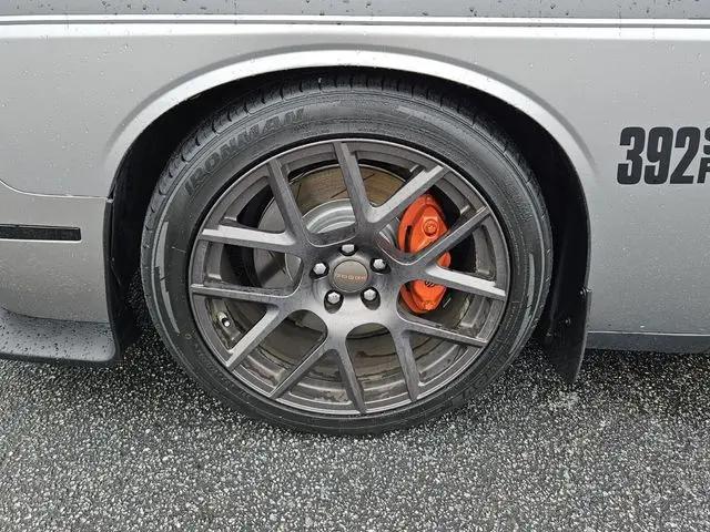 2016 Dodge Challenger 392 Hemi Scat Pack Shaker