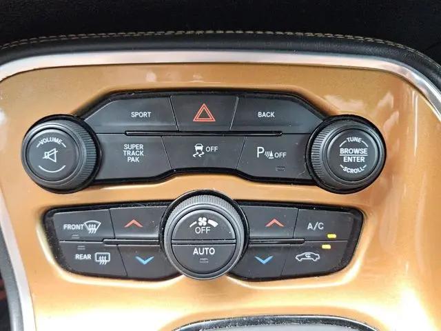 2016 Dodge Challenger 392 Hemi Scat Pack Shaker