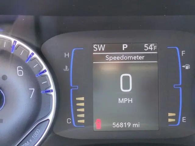 2023 Chrysler Voyager LX