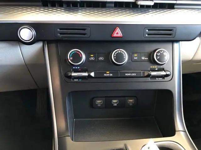 2024 Kia Carnival MPV LX Seat Package