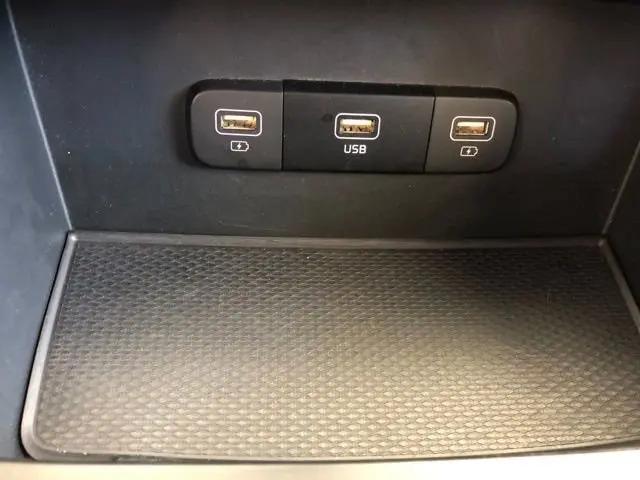 2024 Kia Carnival MPV LX Seat Package