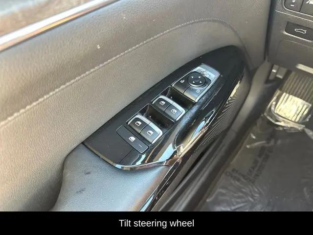 2022 Kia K5 EX