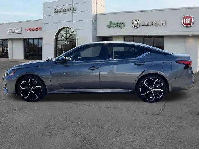 2023 Nissan Altima SR FWD