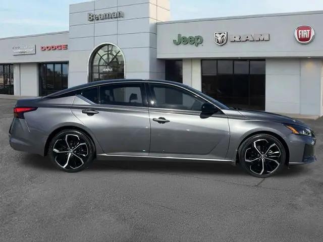 2023 Nissan Altima SR FWD