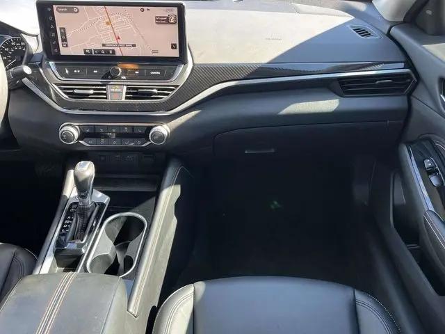 2023 Nissan Altima SR FWD