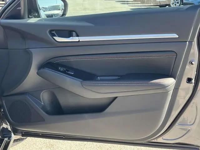 2023 Nissan Altima SR FWD