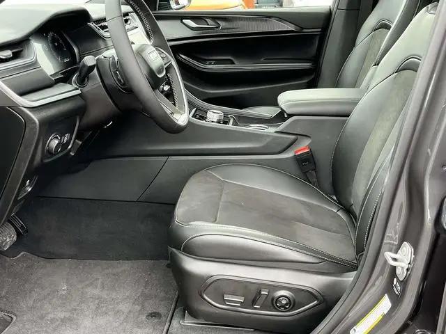 2025 Jeep Grand Cherokee L Altitude X 4x4