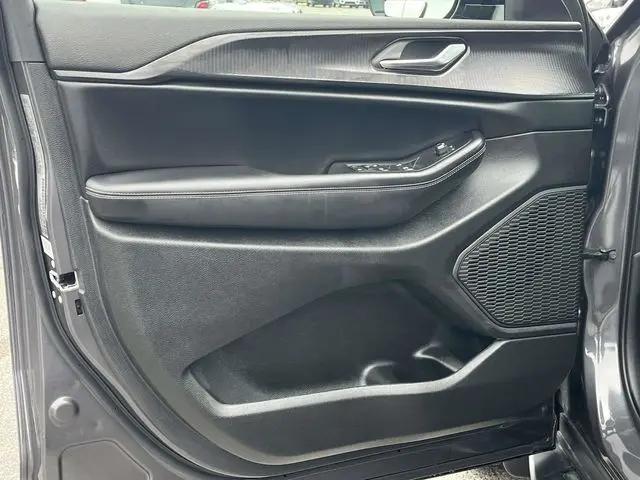 2025 Jeep Grand Cherokee L Altitude X 4x4
