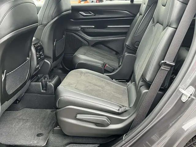 2025 Jeep Grand Cherokee L Altitude X 4x4