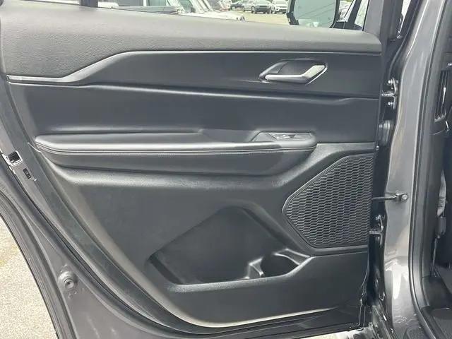 2025 Jeep Grand Cherokee L Altitude X 4x4