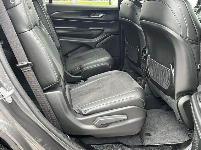 2025 Jeep Grand Cherokee L Altitude X 4x4