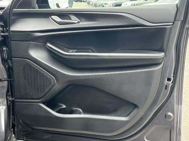 2025 Jeep Grand Cherokee L Altitude X 4x4