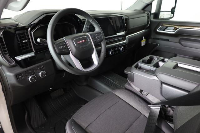 2026 GMC Sierra 2500HD Crew Cab, Standard Bed, SLE, 4WD