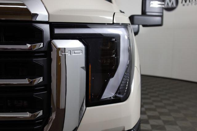 2026 GMC Sierra 2500HD Crew Cab, Standard Bed, SLE, 4WD