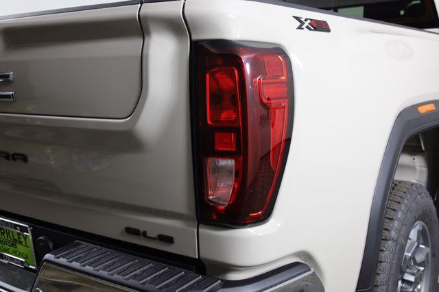 2026 GMC Sierra 2500HD Crew Cab, Standard Bed, SLE, 4WD